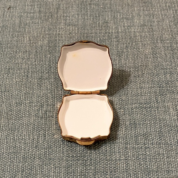 Stratton Pill Box - Picture 3 of 4